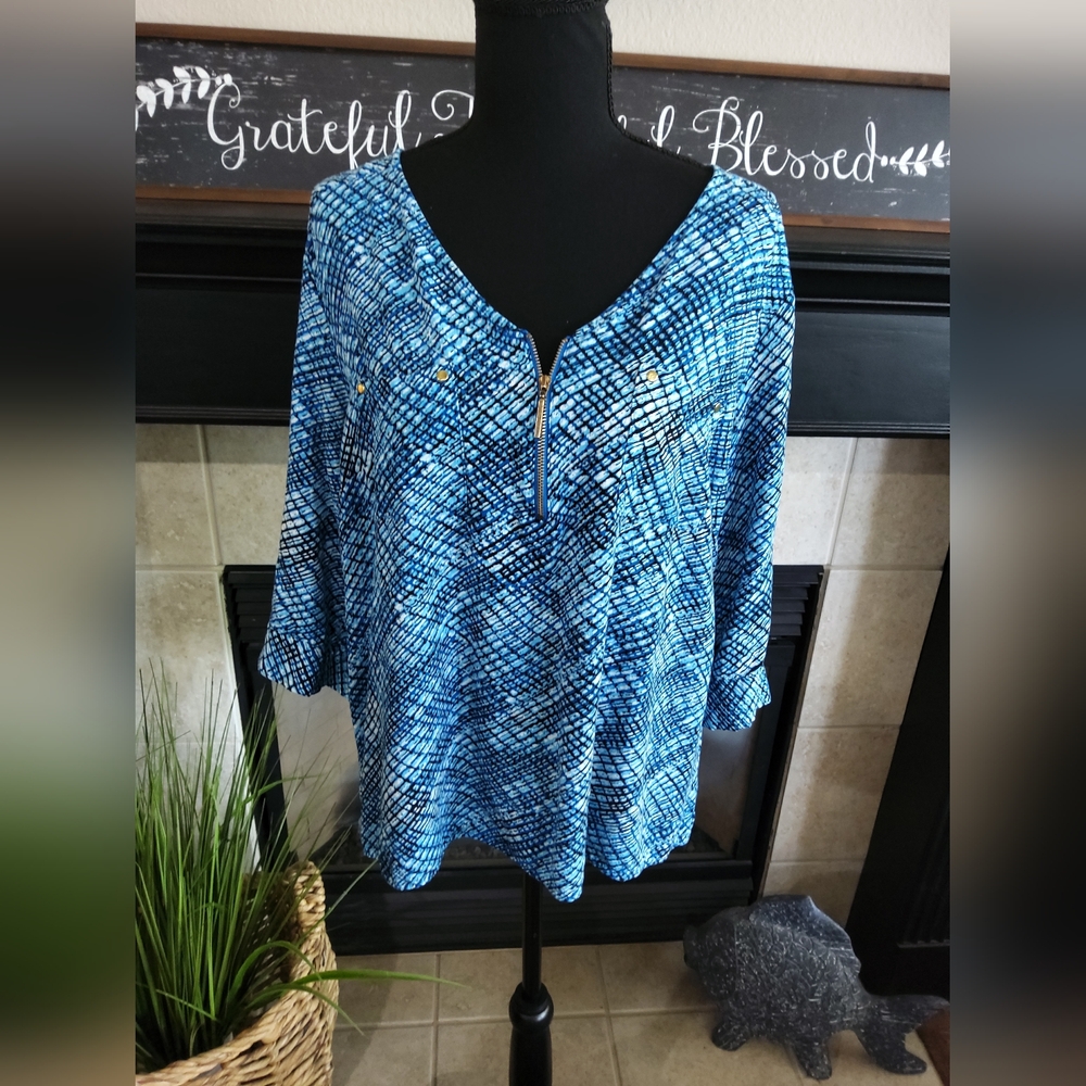 East 5th Ladies Petite Top